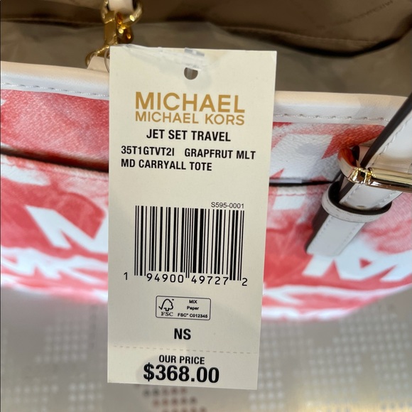 Michael Kors Medium Carryall Tote - Picture 6 of 10